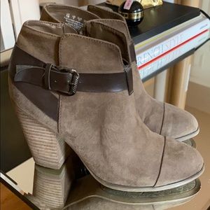 Carlos Santana Booties 👢